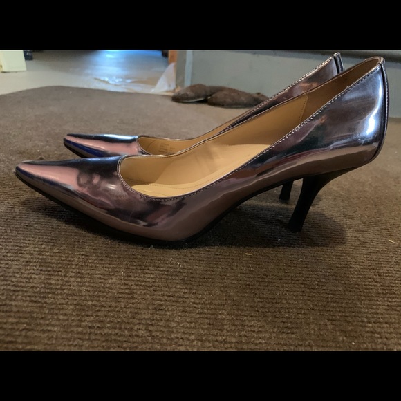 Silver Metallic Pump - Picture 2 of 3